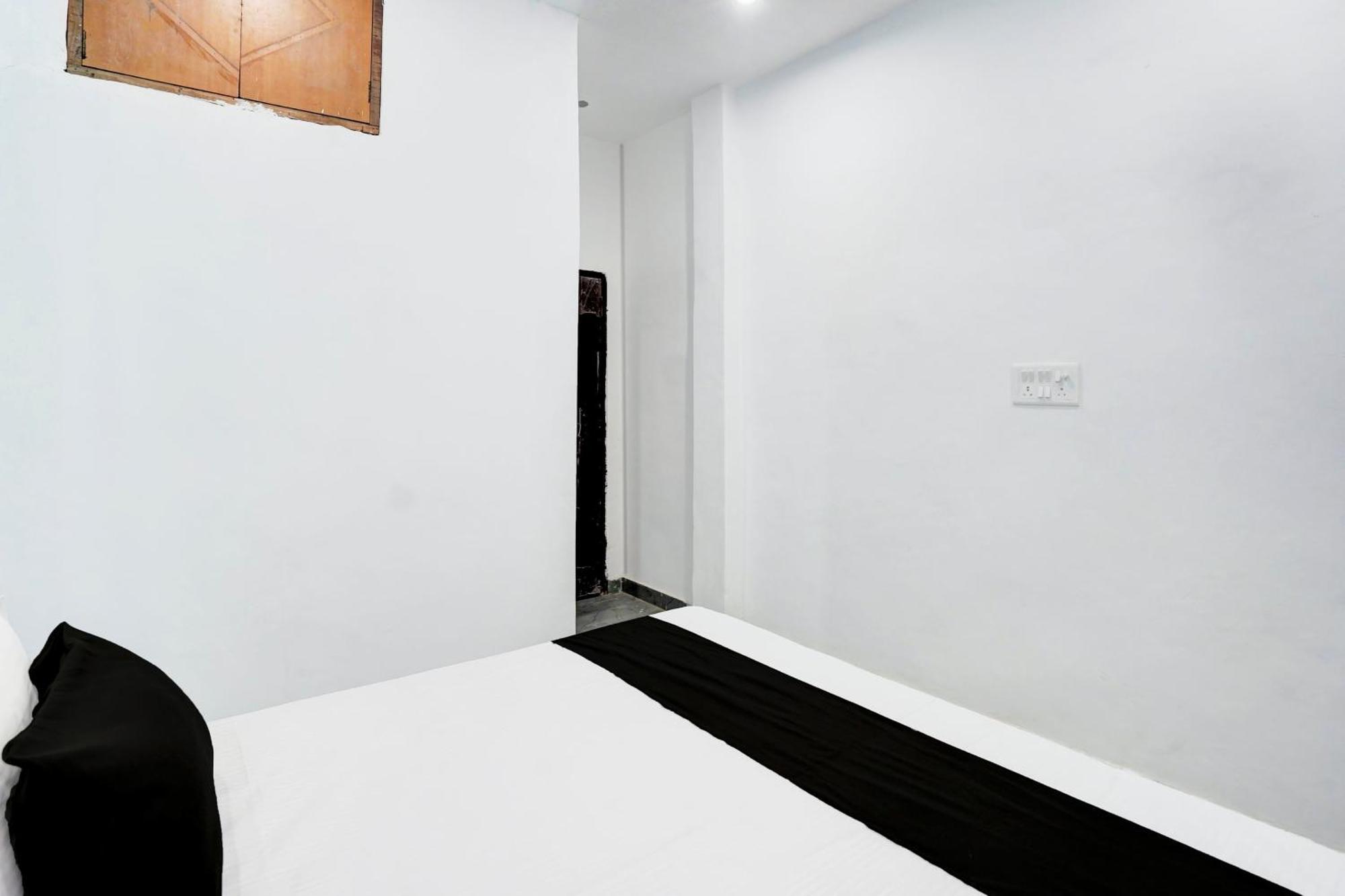 Hotel O Laxmi Guest House Bénarès Extérieur photo